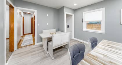 Adorable Downtown Loveland Chalet