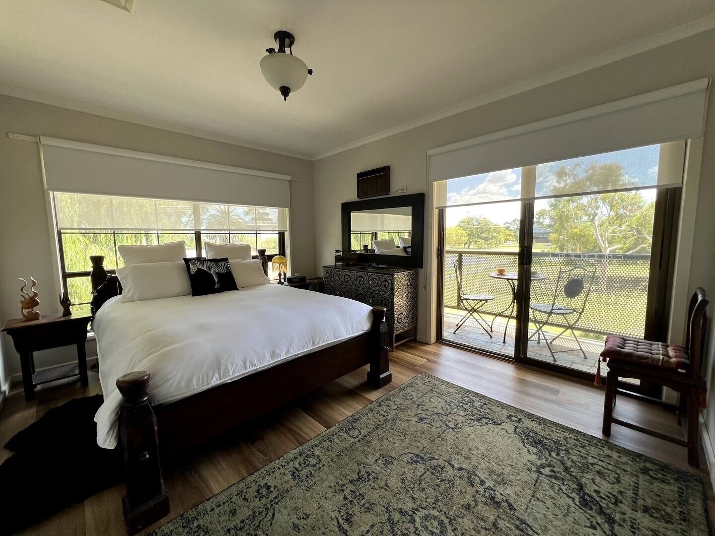 6 bedrooms, desk, iron/ironing board, WiFi