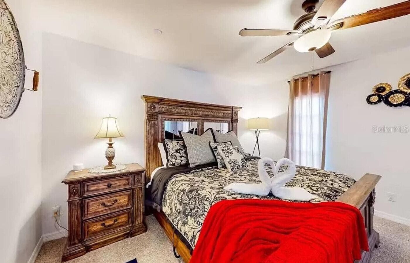 4 slaapkamers, een kluis op de kamer, een bureau