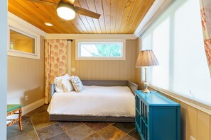 5 Schlafzimmer, Bügeleisen/Bügelbrett, kostenloses WLAN, Bettwäsche