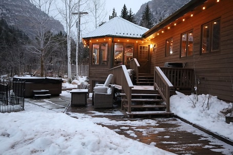 Terrace/patio. Expect! WOW! Jacuzzi, Game Room, Fire Pit, Waterbed, Massage Chair, Remodel 2024