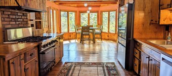 Expect! WOW! Jacuzzi, Game Room, Fire Pit, Waterbed, Massage Chair, Remodel 2024