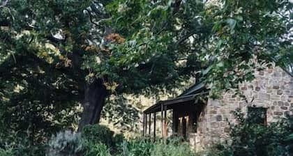 Secluded Stone Cottage perfect for Couples Escape