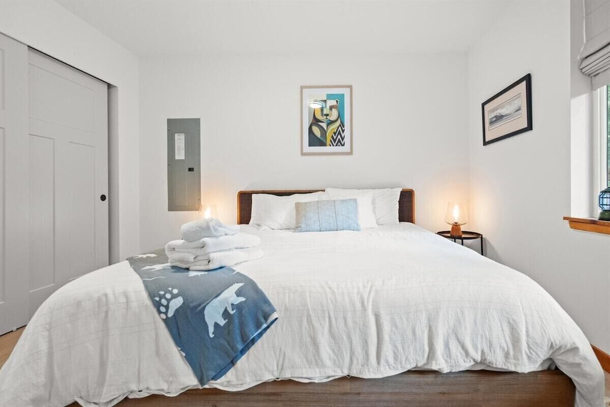 3 soverom, strykejern/-brett, wi-fi (inkludert) og sengetøy