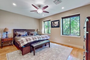 2 soverom, strykejern/-brett, wi-fi og sengetøy