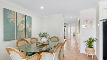 Sunrise Cove 17 | Dining room