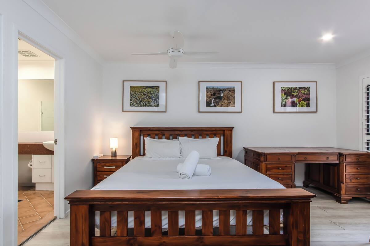 Apartamento (Sunrise Cove 18) | 2 quartos, roupas de cama premium, individualmente decorados