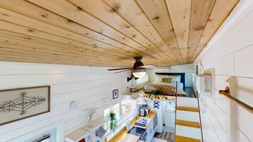 Fer et planche Ă repasser, accĂšs Internet, draps fournis