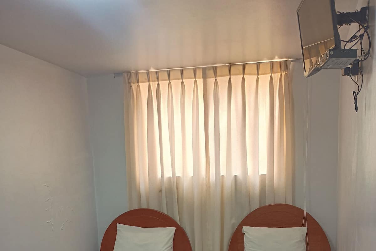 Standard Single Room, 1 Large Twin Bed | WiFi (free), bed sheets