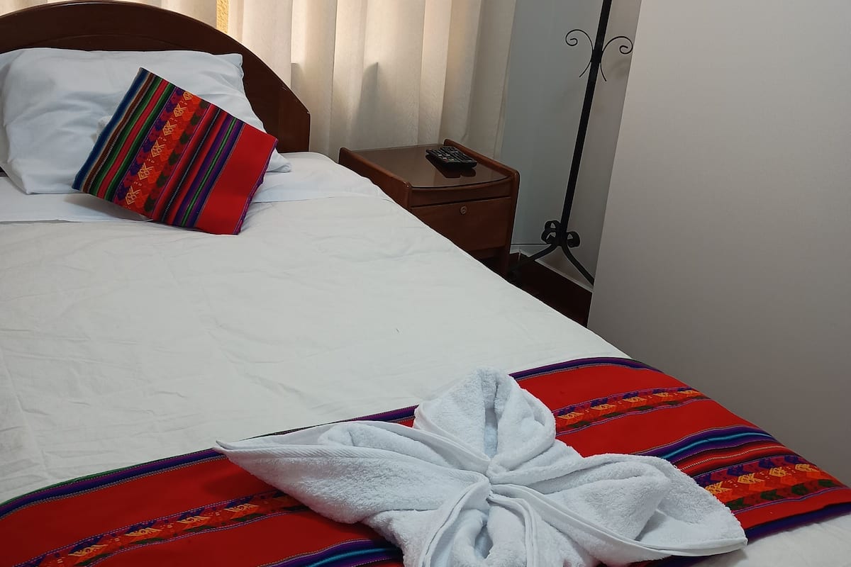 Standard Single Room, 1 Large Twin Bed | WiFi (free), bed sheets