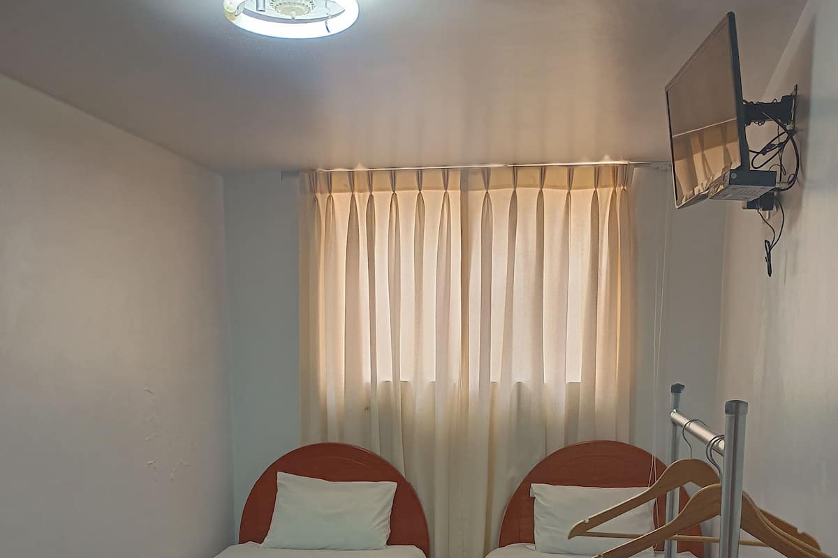Free WiFi, bed sheets