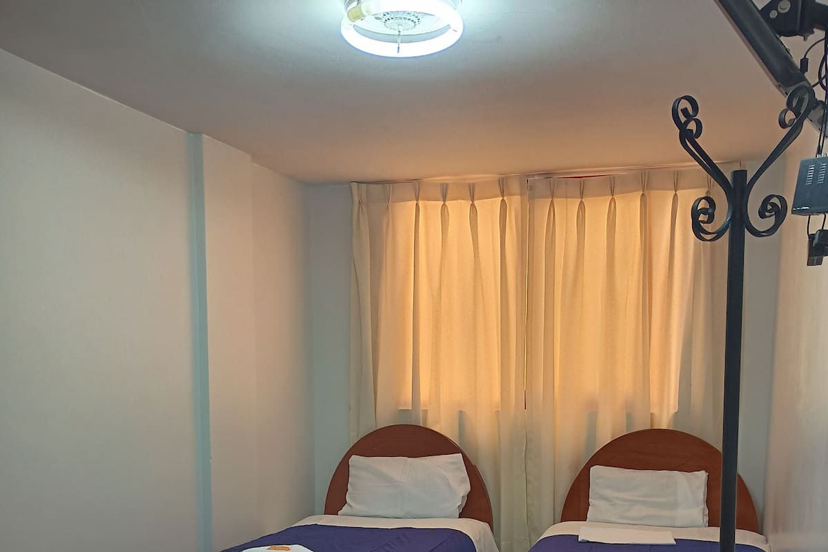 WiFi (free), bed sheets