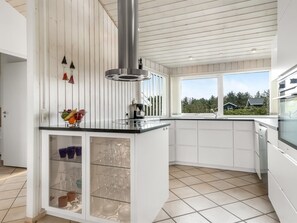 Fridge, microwave, oven, dishwasher - "Juris" - 950m from the sea by Interhome (Løkken)