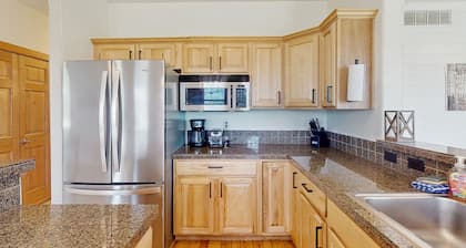 Stunning house w/ mountain views, free WiFi, outdoor activities