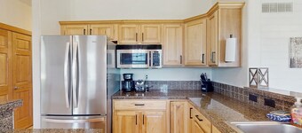 Stunning house w/ mountain views, free WiFi, outdoor activities