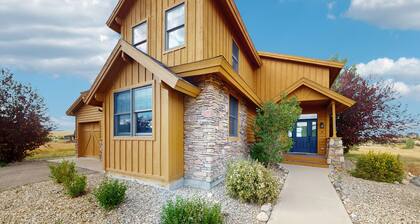 Stunning house w/ mountain views, free WiFi, outdoor activities