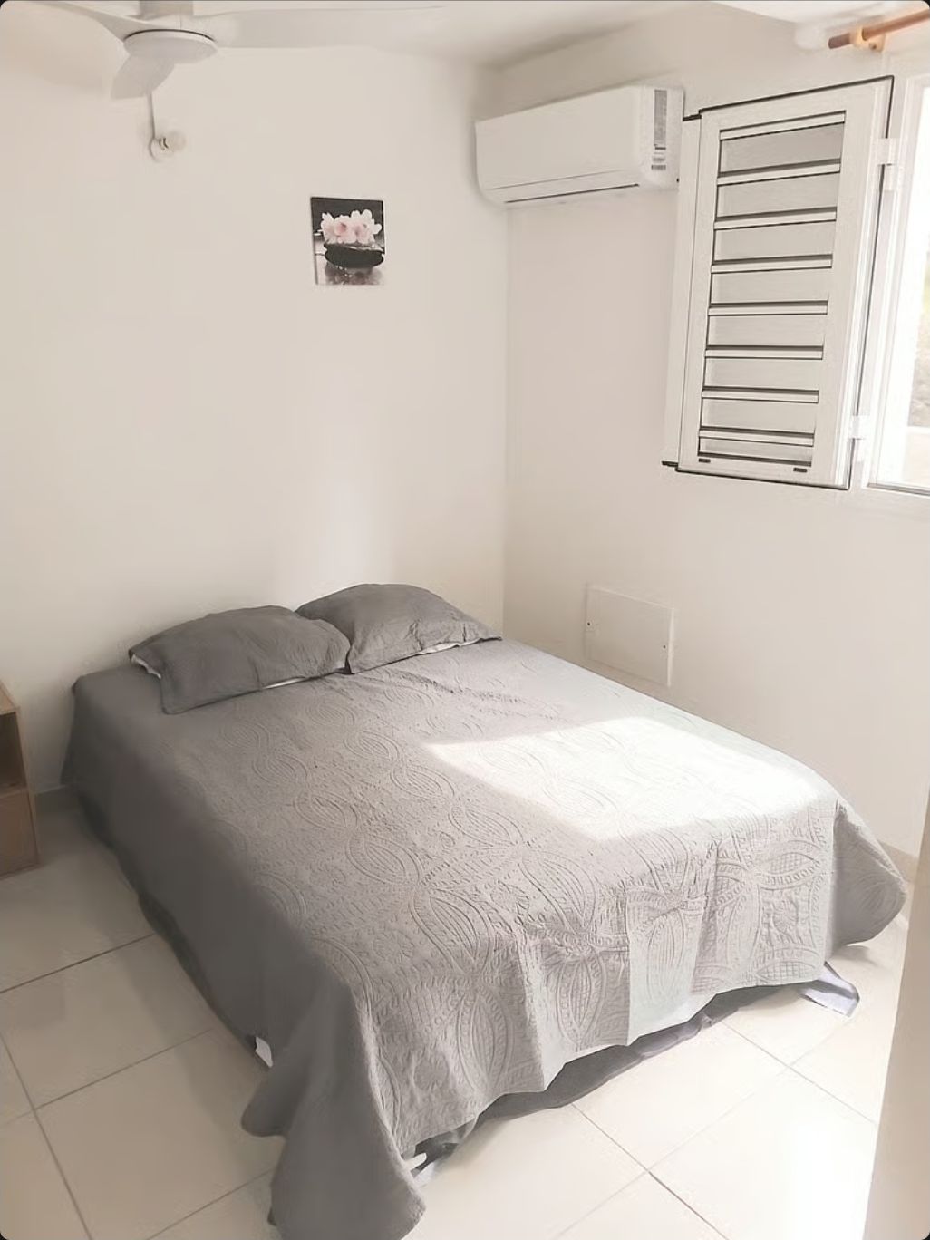 2 bedrooms, iron/ironing board, travel crib, WiFi (free)