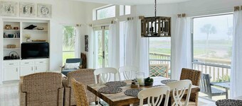 Two-story Gulf view retreat with furnished deck, washer/dryer, central AC