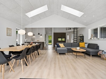 "Norna" - 350m from the sea by Interhome