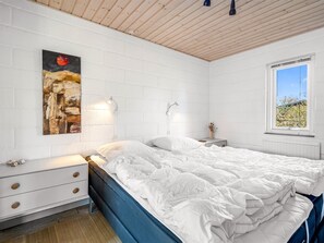 3 bedrooms, WiFi - "Eikka" - 100m from the sea by Interhome (Knebel)
