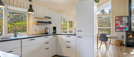 Refrigerador, microondas, horno, lavavajillas