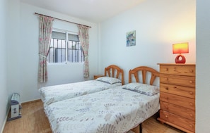 2 bedrooms, free WiFi - Nice home in Castalla with swimming pool (Castalla)