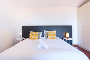 2 chambres, fer et planche à repasser, accès à Internet, literie fournie