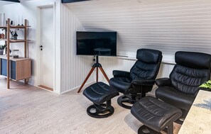 Unclassified image, 5 of 19, button