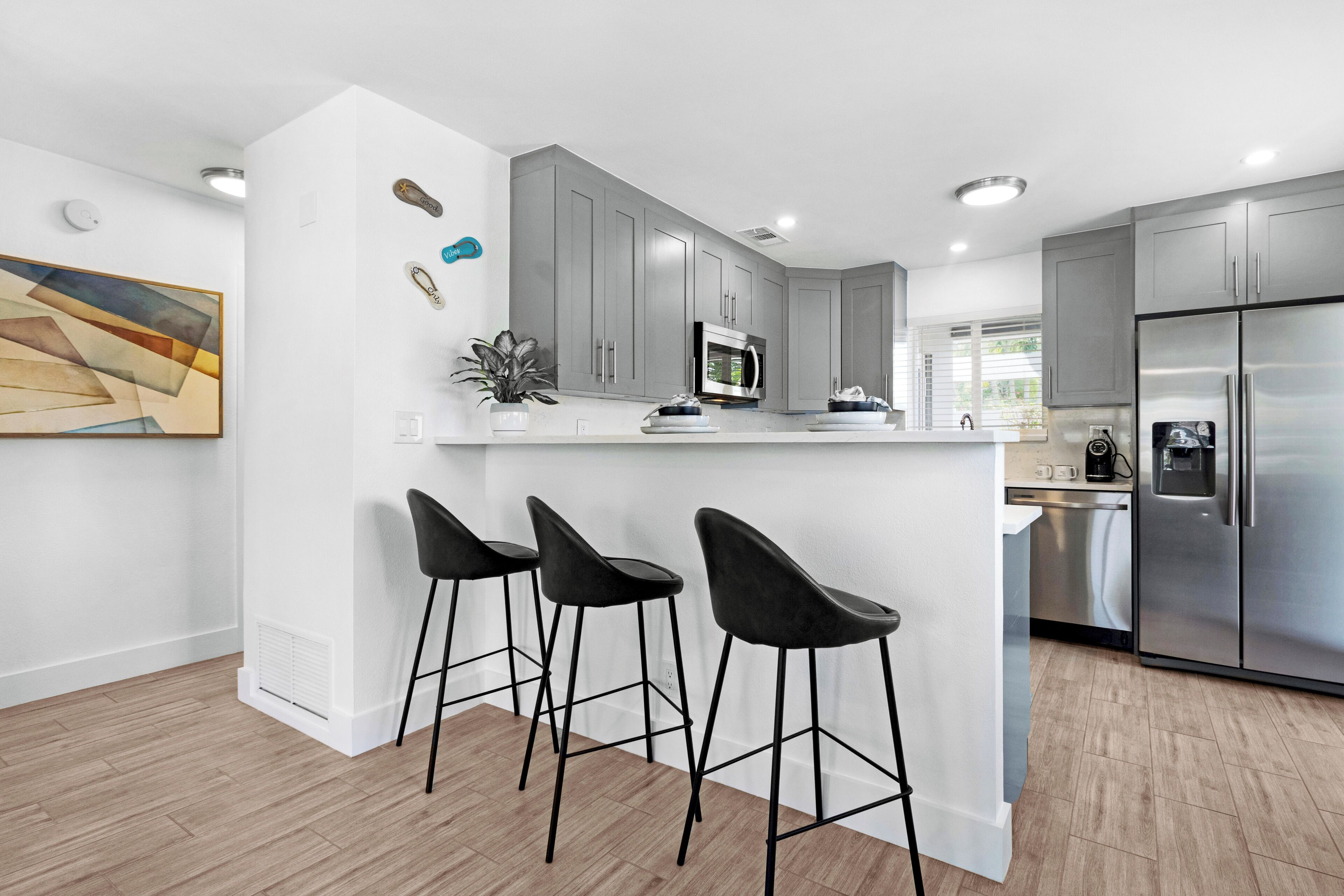 ميكروويف، فرن، موقد طهي مسطح، غسالة أطباق