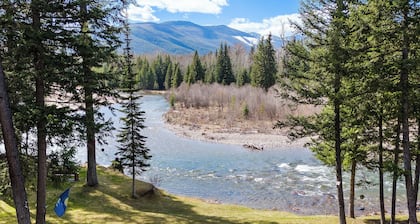 Gods County Cottage on Swan River