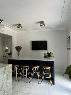 Villa, 4 Bedrooms, Kitchenette, Garden View | Private kitchen - Villa Banyan Shores (Miami Shores)