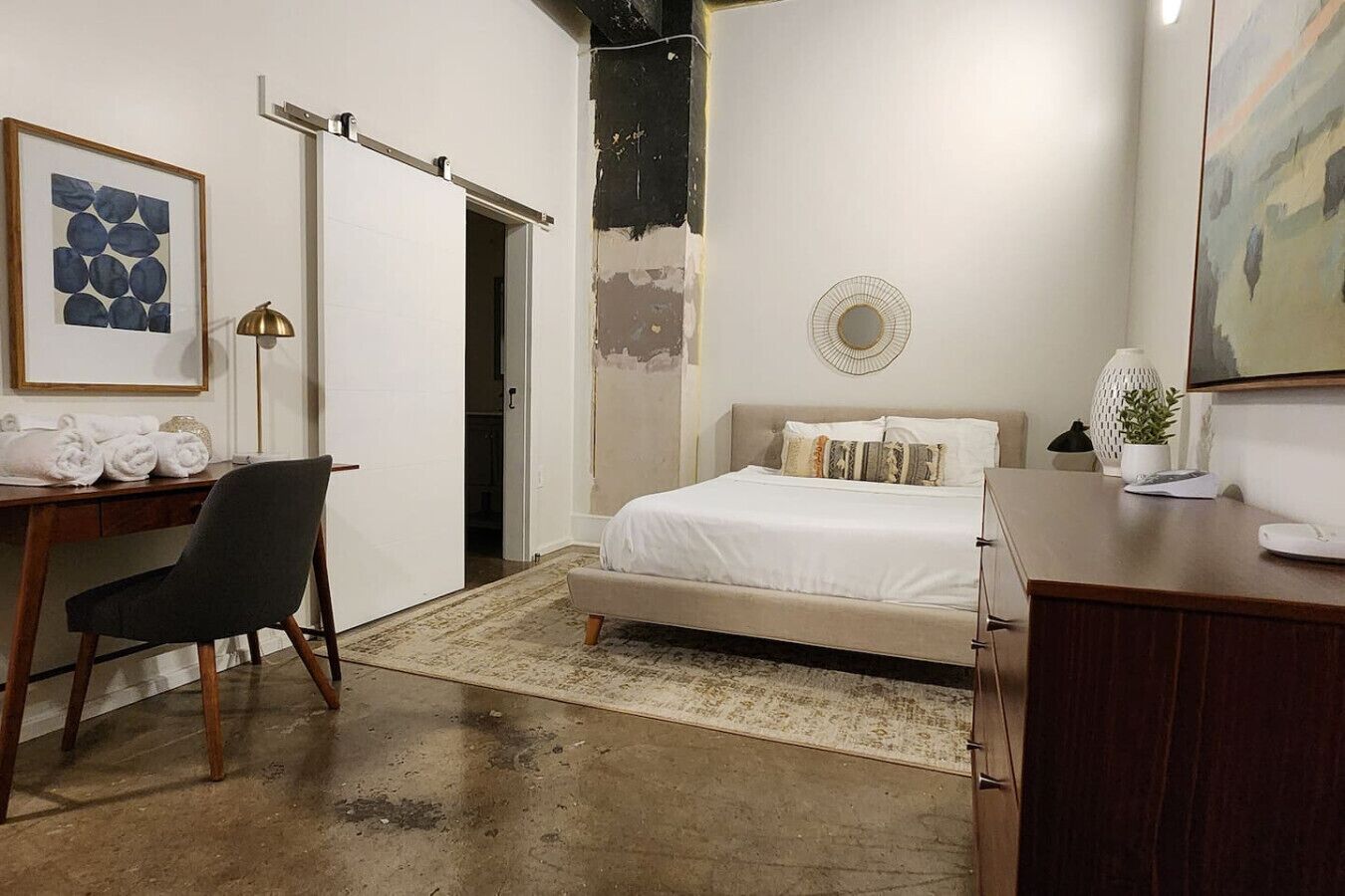 1 habitación, tabla de planchar con plancha, wifi gratis y ropa de cama 