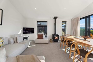 Fernseher, Kamin, Arbeitsbereiche