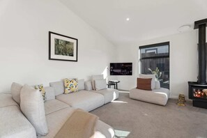 電視、壁爐、 辦公室