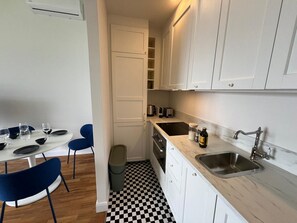 Fridge, microwave, oven, dishwasher