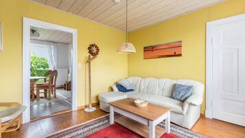 Fernseher, Kamin, DVD-Player, Stereoanlage