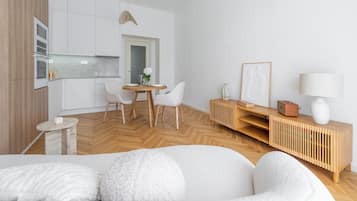 Luxury Apartment | 1 bedroom, individually decorated, blackout curtains, soundproofing