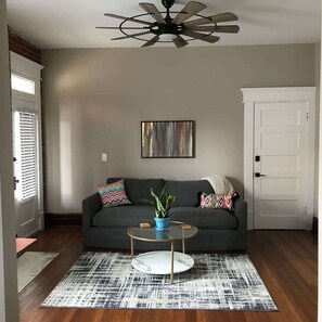 TV, offices - Big Brick 2 Bedroom apartment in Victorian Village (Columbus)