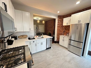Fridge, microwave, oven, stovetop - Big Brick 2 Bedroom apartment in Victorian Village (Columbus)