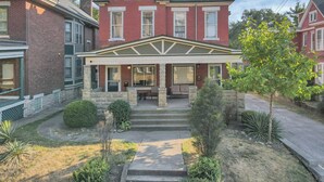 Exterior - 4 Bed 2 Bath Townhouse - Goodale Park (Columbus)