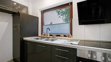 Kühlschrank, Mikrowelle, Ofen, Herdplatte