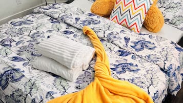 2 chambres, fer et planche à repasser, Wi-Fi, draps fournis