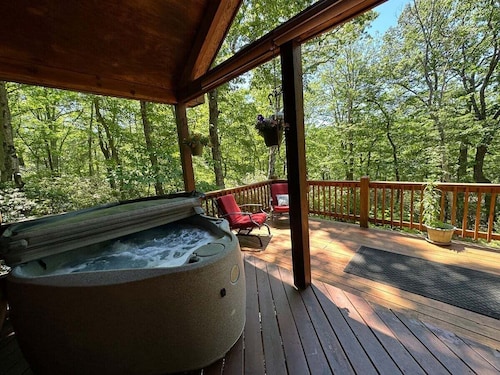 Humble Bee Mountain Cabin