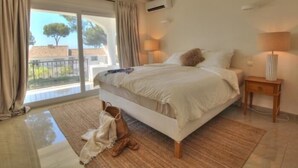 3 habitaciones, tabla de planchar con plancha, internet y ropa de cama 