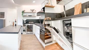 KylskÄp, mikrovÄgsugn, ugn och spishÀll