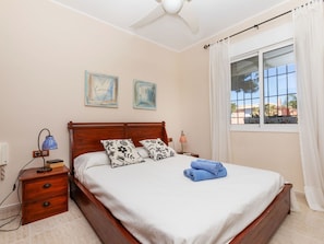 3 bedrooms, iron/ironing board, WiFi
