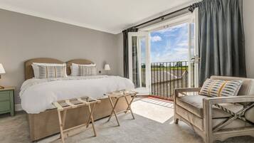 6 bedrooms, iron/ironing board, travel crib, WiFi