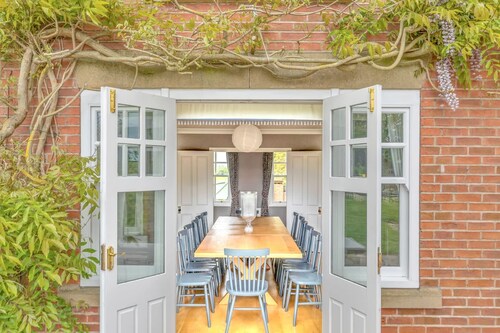 Port Hill House with Heated Outdoor Pool