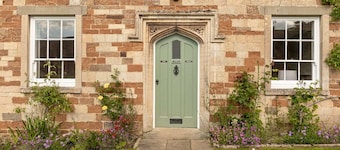 The Stone House - Hot Tub Packages Available
