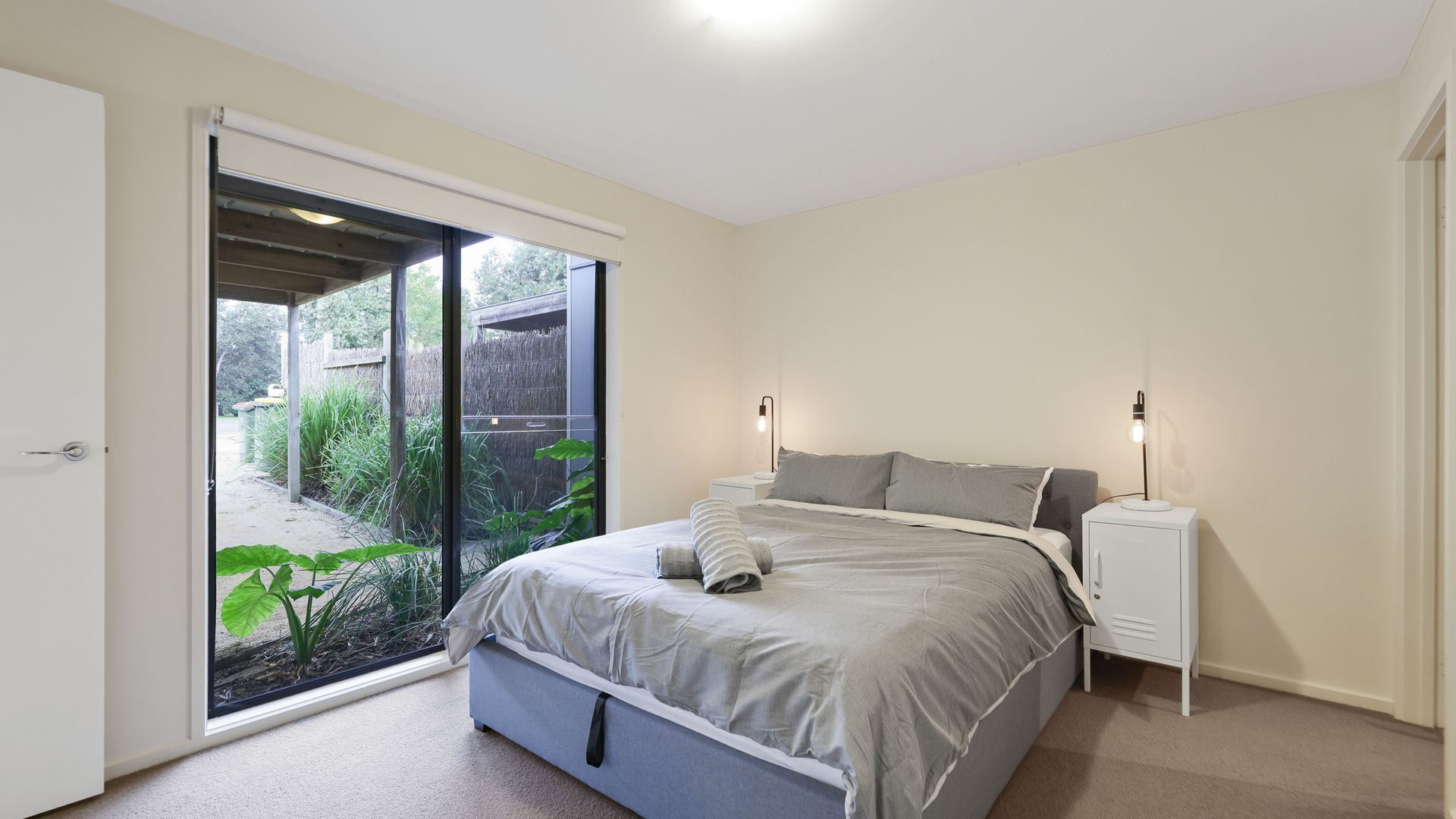 3 bedrooms, iron/ironing board, travel crib, internet